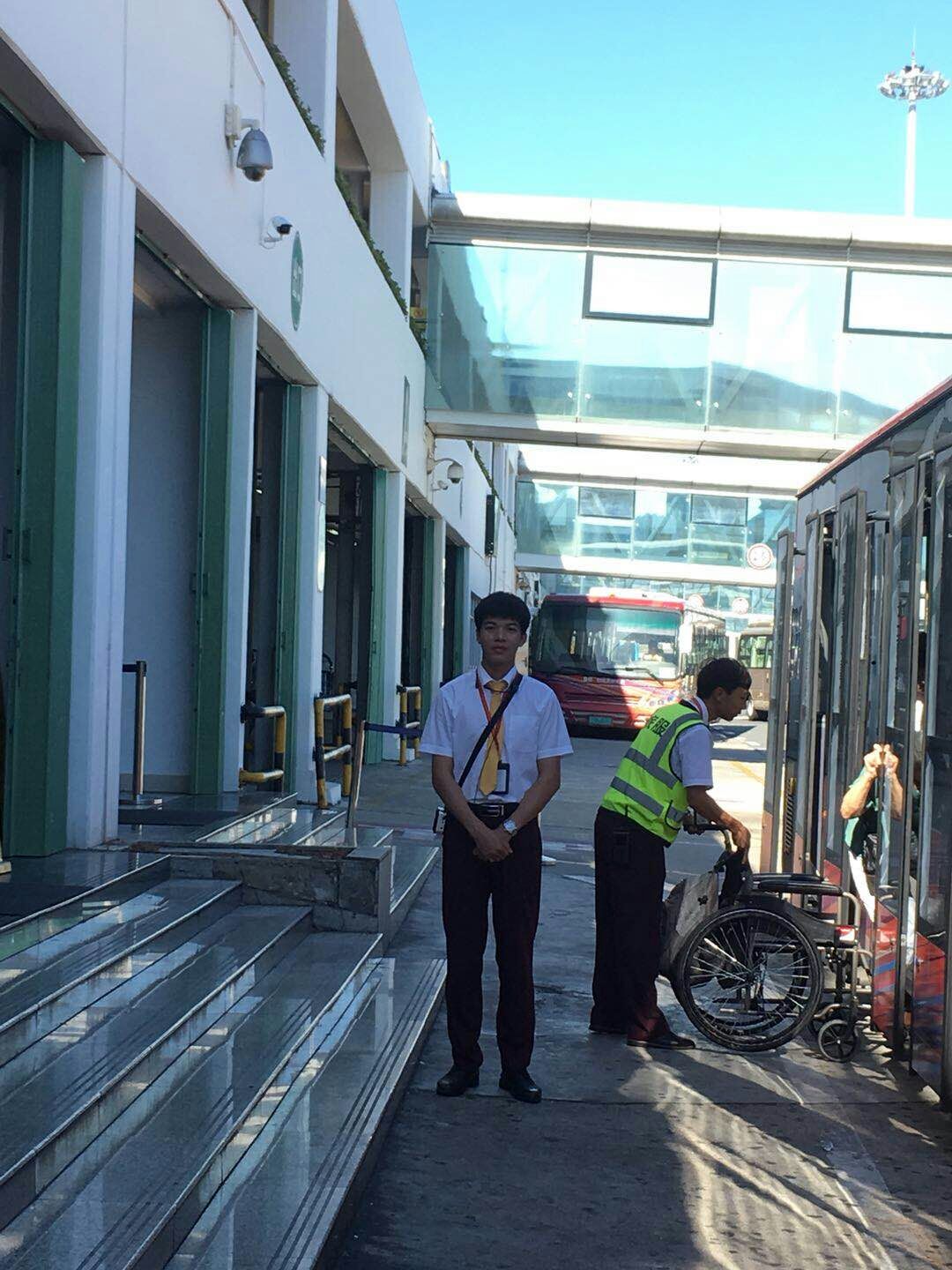 15安检李学伟.jpg