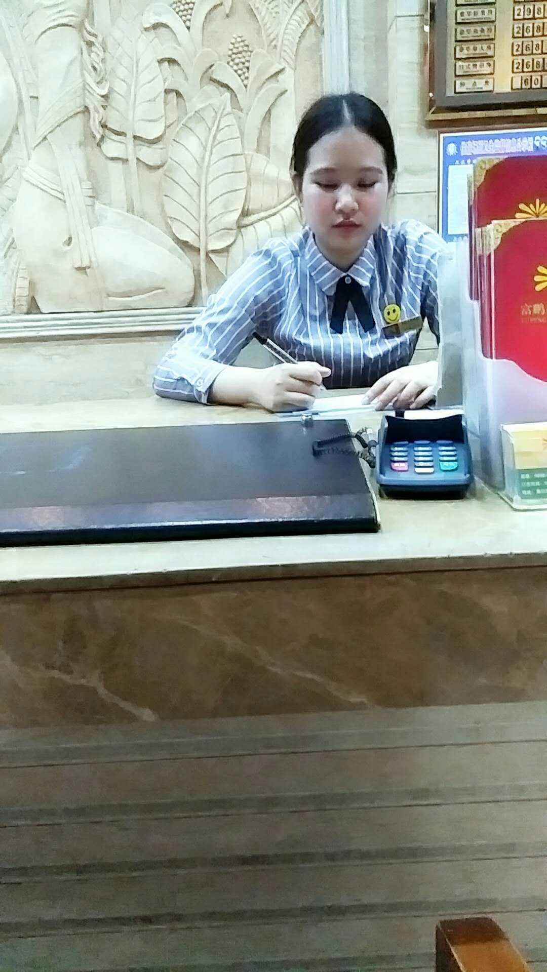 15 安检2 赵娜.jpg